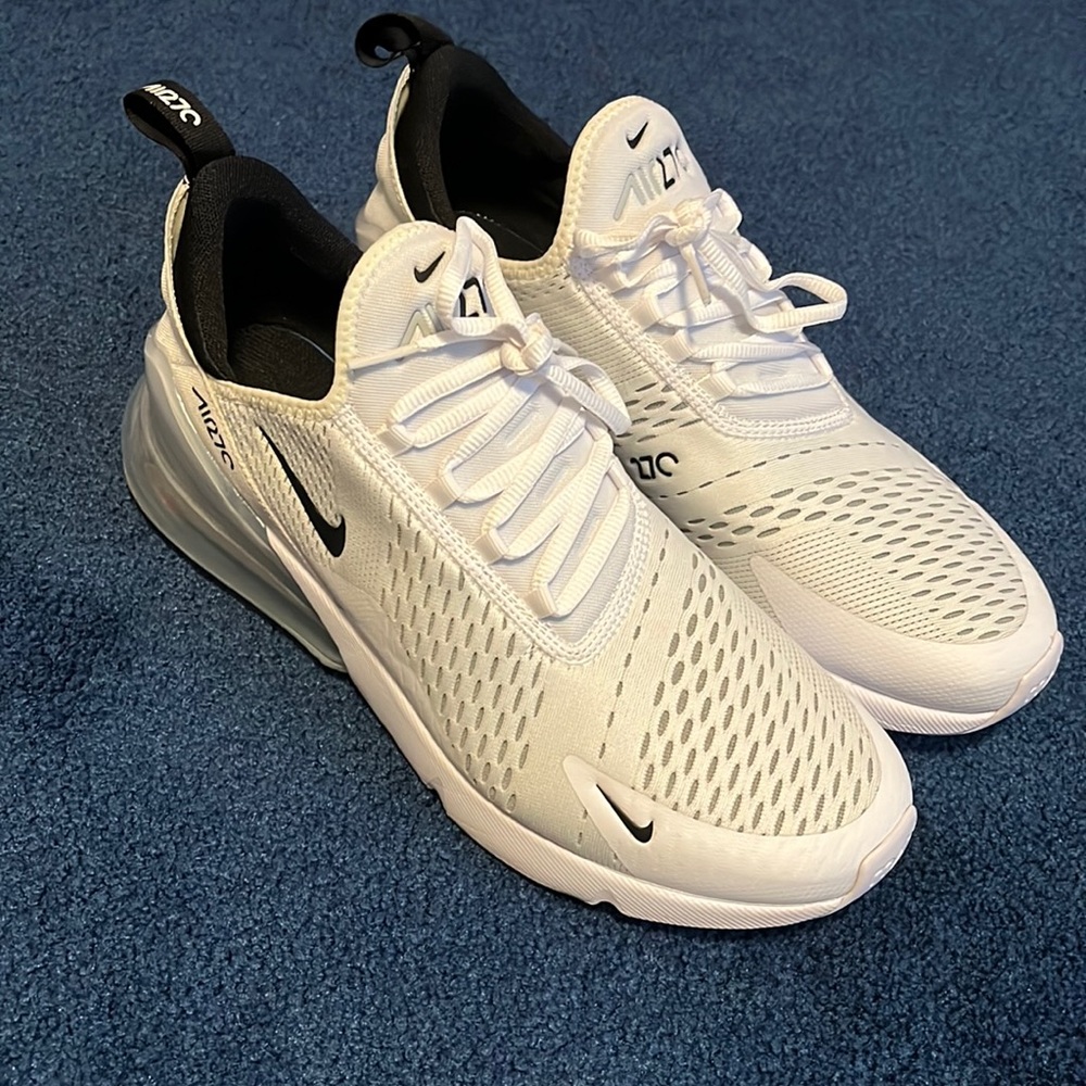 Nike AM 270